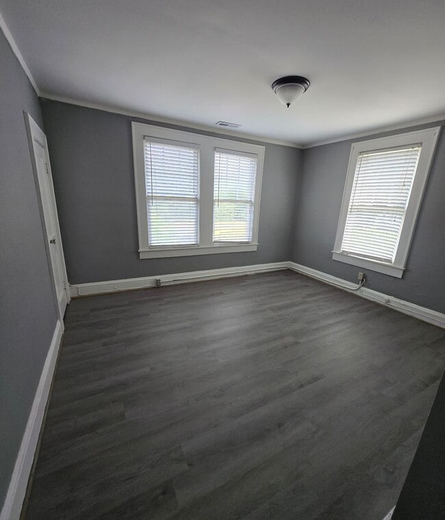 Building Photo - 1505 Leighton Ave