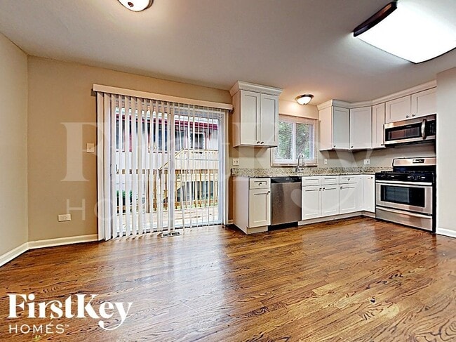 Building Photo - 707 Rose Ln