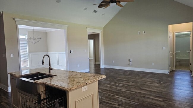 Building Photo - Knights Landing four bedroom home