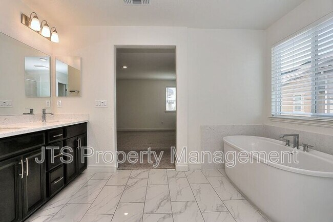 Building Photo - 4268 Emerald Gate Ln