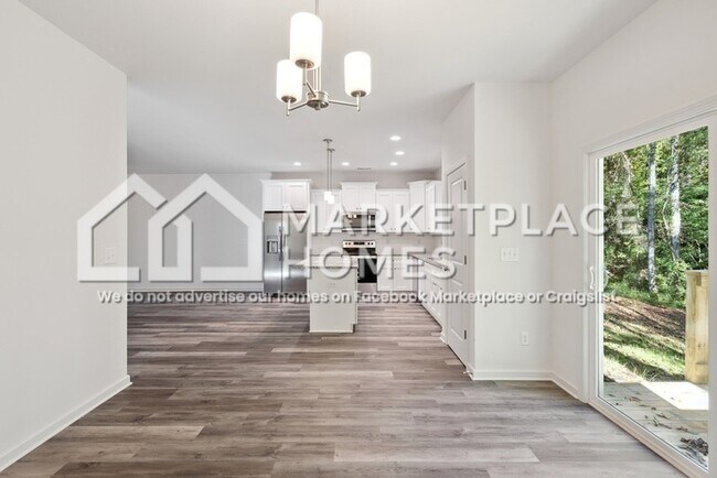 Building Photo - 3719 Oakwood Rd