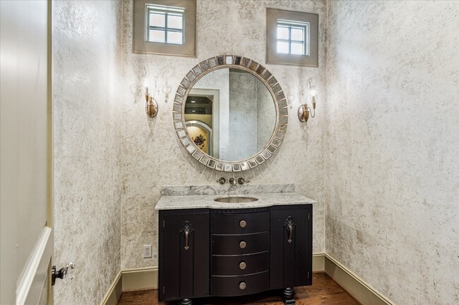 Building Photo - 4800 Palm St