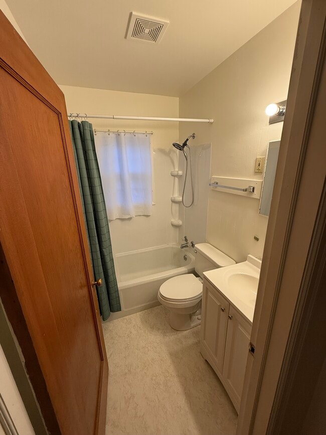 Building Photo - 355 N Cheyenne St