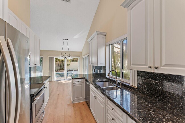 Building Photo - 118 Knoll Way