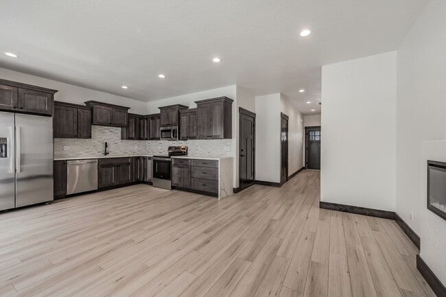 Building Photo - Brand New 3 bed 2.5 townhome