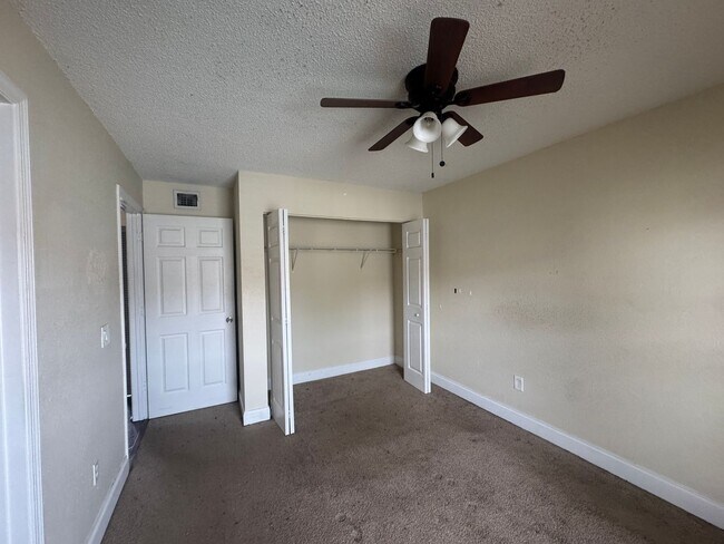 Building Photo - 2B/2B condo in Winter Park