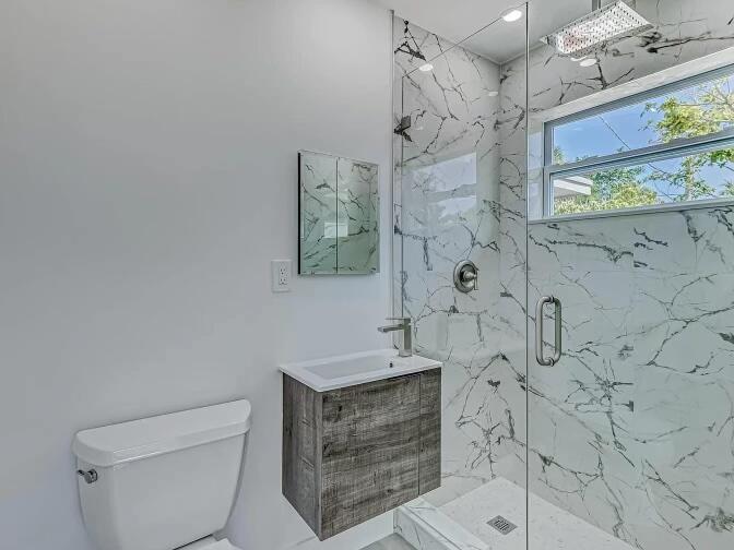 Building Photo - 855 Date Palm Dr