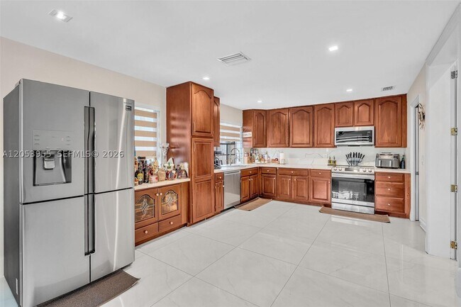 Building Photo - 630 SW 100th Terrace