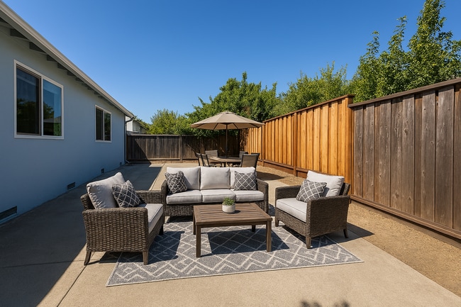 Building Photo - 4571 Alhambra Dr