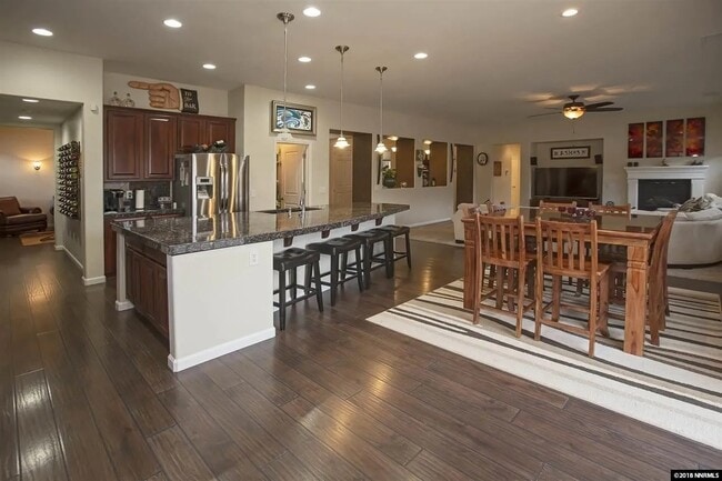 Building Photo - 5090 Chappelet Dr