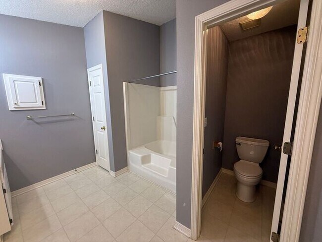 Building Photo - Gulf Breeze - Mandavilla - 3 bedroom, 2 bathroom