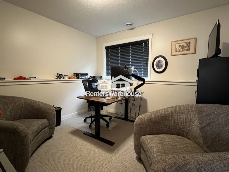 Building Photo - 1236 1st St