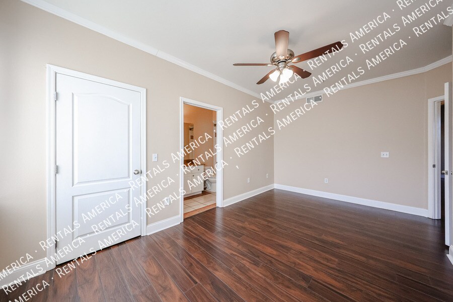 Building Photo - 1701 E Colter St