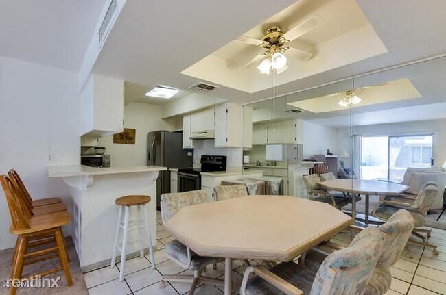 Building Photo - 4444 E Paradise Village Pkwy N