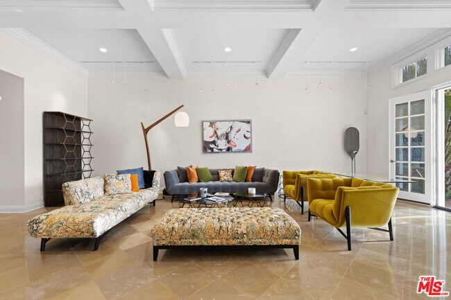 Building Photo - 2305 Canyonback Rd