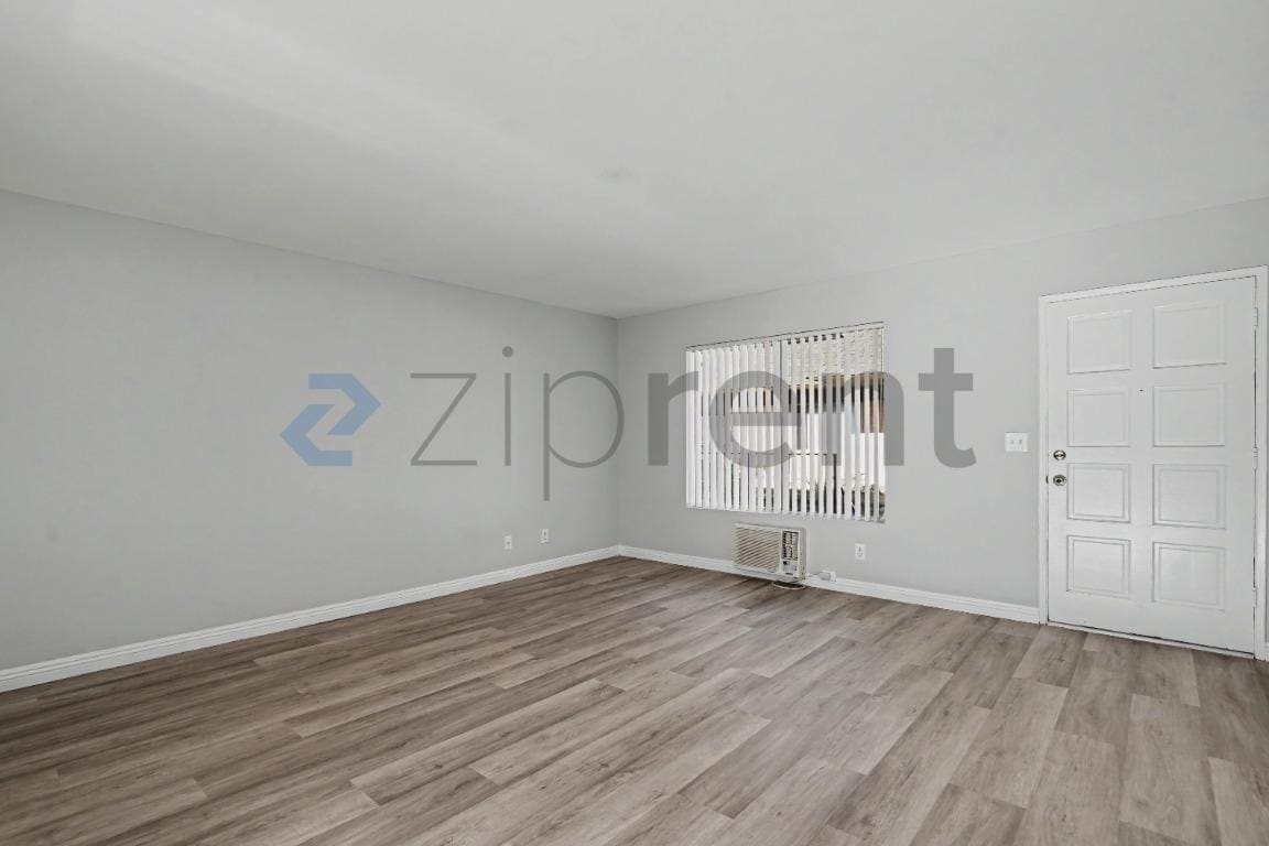 Building Photo - Unit 17