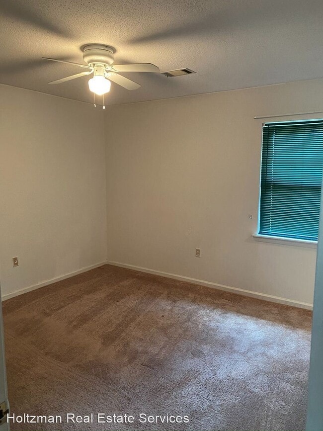 Building Photo - 3 br, 1 bath House - 1021 White Circle