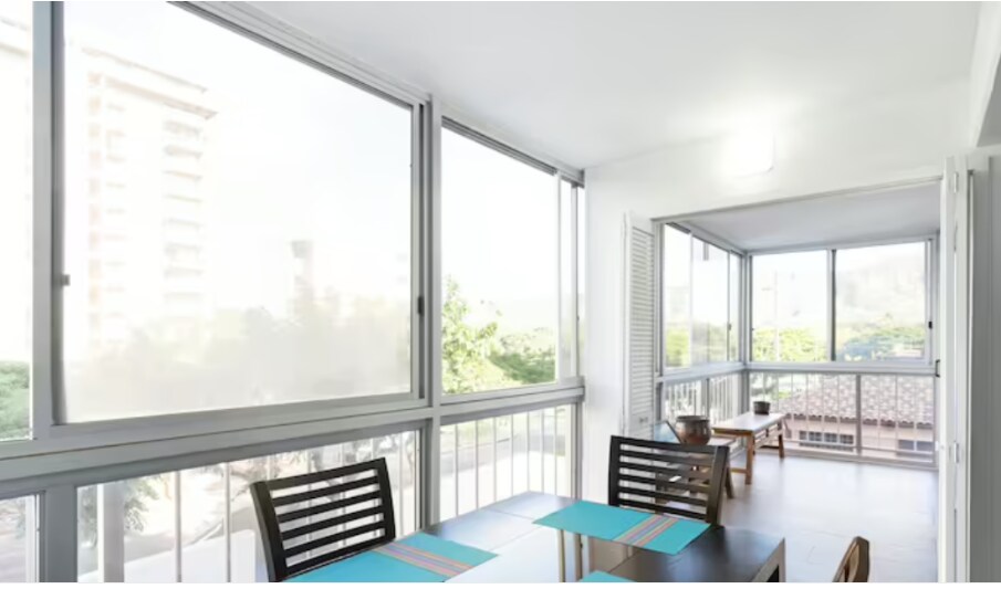 Enclosed Lanai - 2575 Kuhio Ave