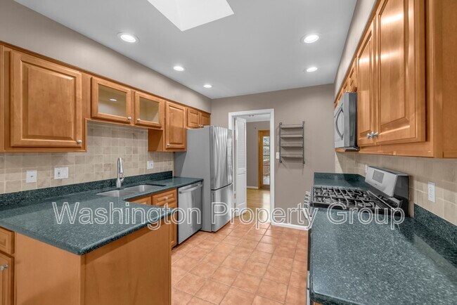 Building Photo - 4702 Declaration Ct