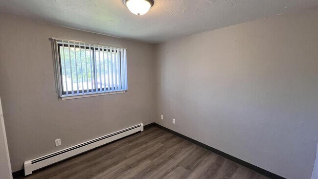 Building Photo - 2752 Humboldt Rd