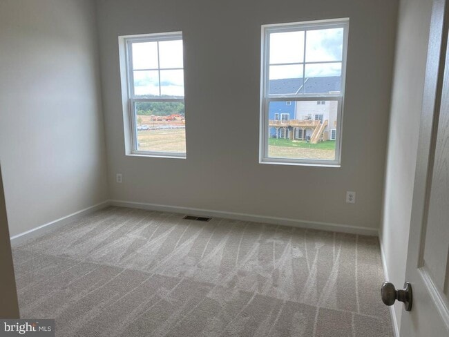 Building Photo - 121 Lindy Wy