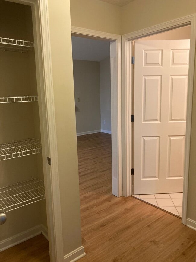 Building Photo - 106 Walnut Trace Cir