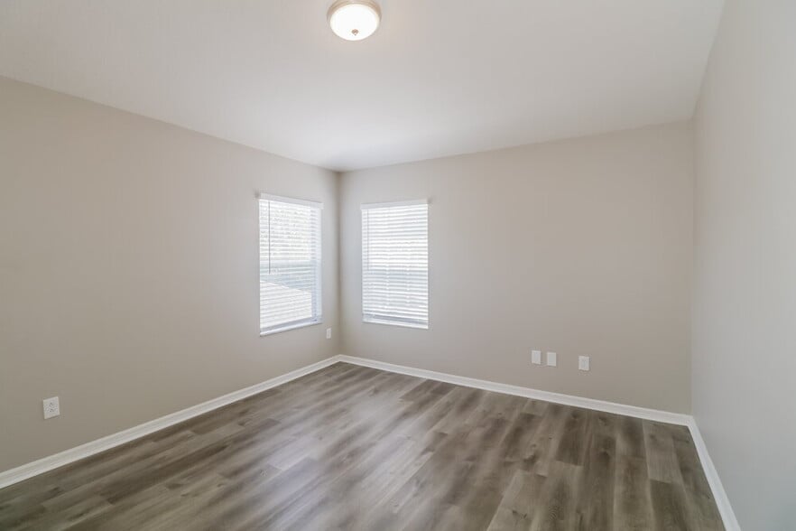 Building Photo - 10430 Blackmore Dr