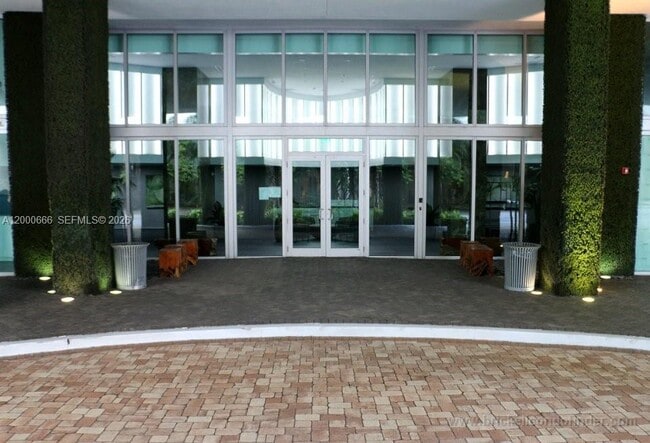 Building Photo - 90 SW 3rd St