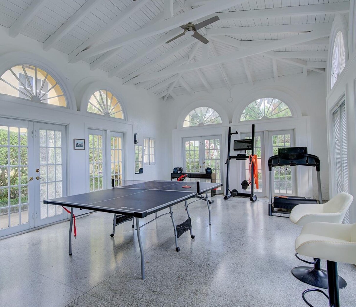 Building Photo - 4867 Ponce de Leon Blvd