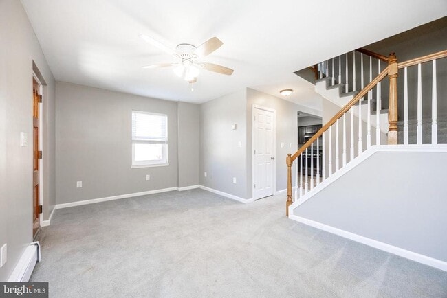 Building Photo - 561 A St