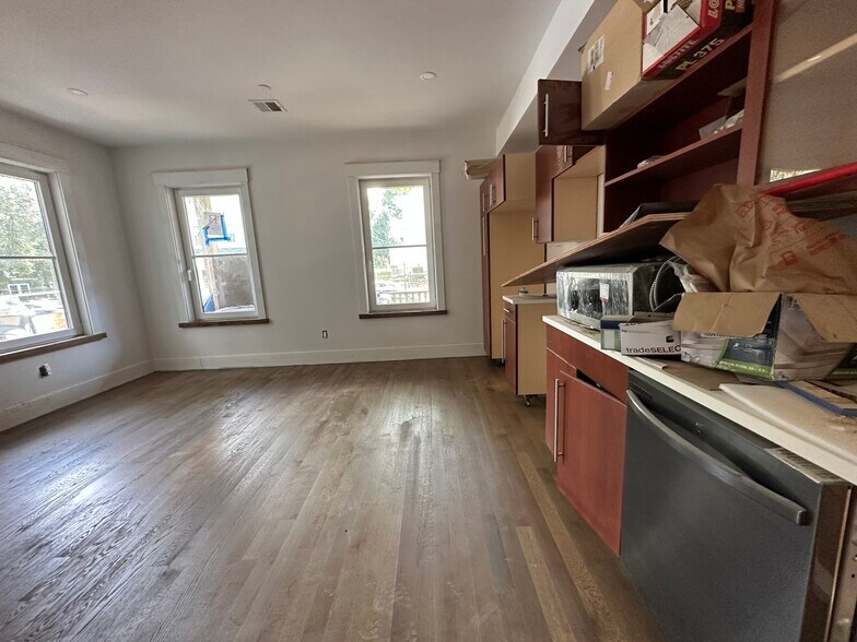 Building Photo - 100 Mount Pleasant Ave