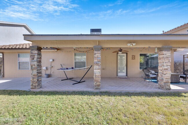 Building Photo - 12521 Paseo Alegre Dr