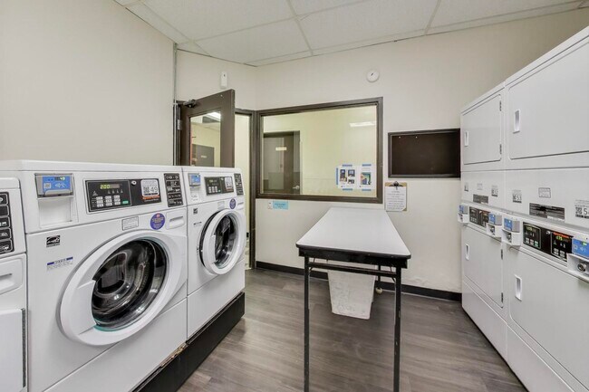 Building Photo - 780 S Federal St