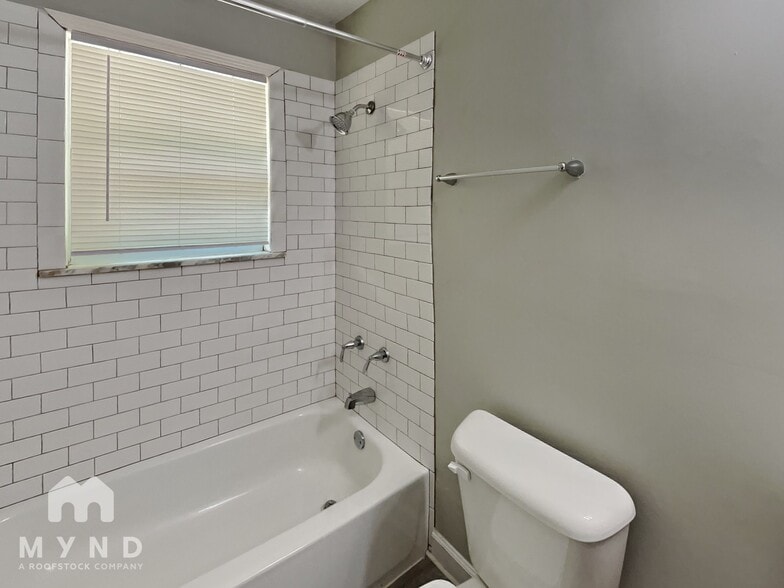 Building Photo - 9155 Mason St