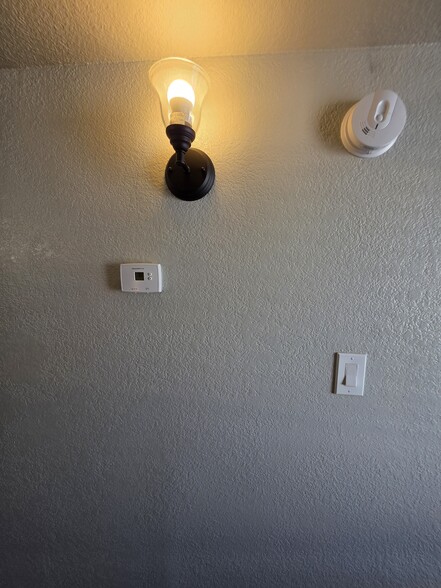 Building Photo - 1749 E Pepper Cir