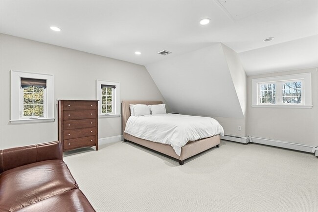 Building Photo - 23 Jefferson Rd