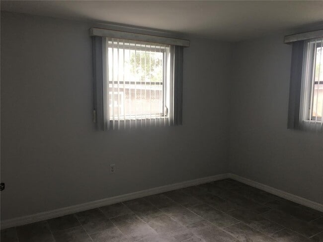 Building Photo - 3633 Cockatoo Dr