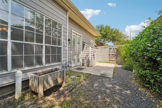 Building Photo - 14420 Walters Rd