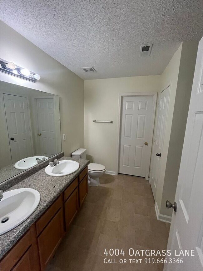 Building Photo - 4004 Oatgrass Ln
