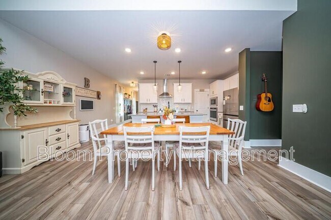 Building Photo - 5008 Cedar Brush Ct