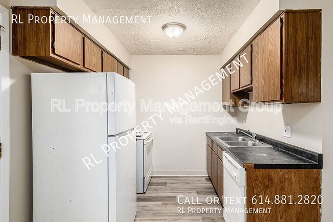 Building Photo - 3246 Rakeford Dr