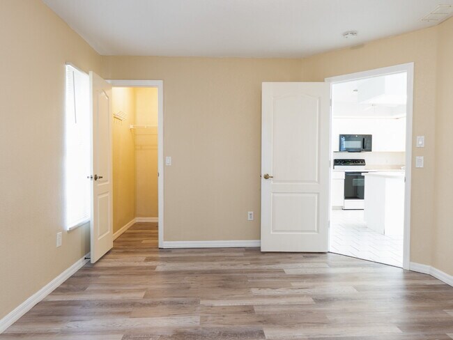 Building Photo - RENT THIS HOME WITH ZERO DEPOSIT