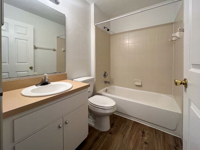 Building Photo - 3BR/2BA Home in Gated Turkey Creek!