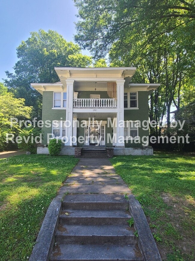 Primary Photo - Move In Special! First Month Free!