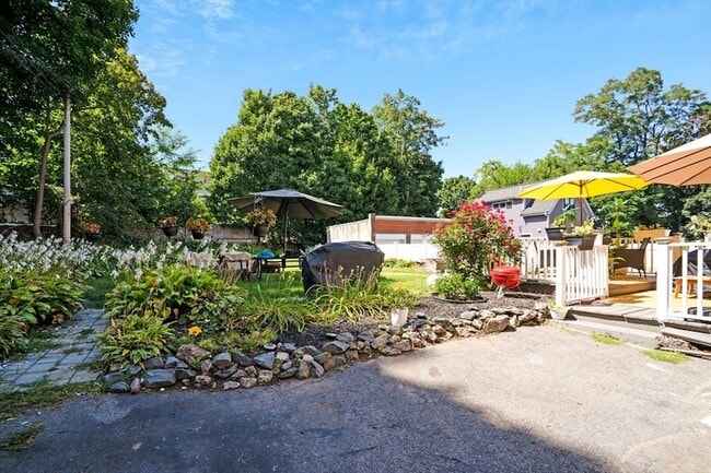 Building Photo - 49 Elmore St