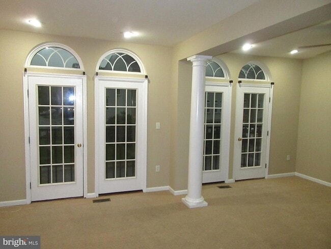 Building Photo - 103 Persimmon Pl