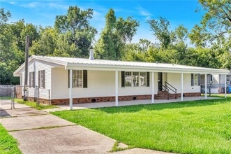 Building Photo - 125 Sharon Ave