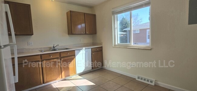 Building Photo - 4477 E Jewell Ave