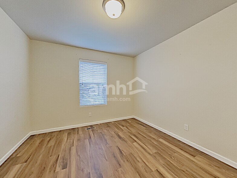 Building Photo - 489 McKinley St