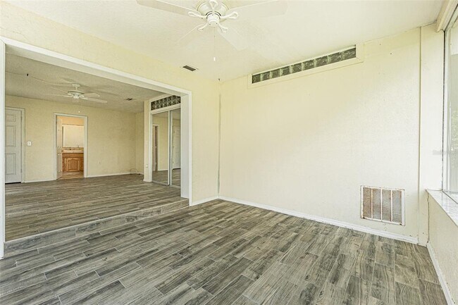 Building Photo - 4149 Floramar Terrace